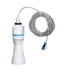 FMR10 Radar level sensor with beam narrowing cover